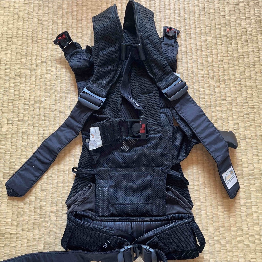 BABYBJORN(ベビービョルン)の最終値下げ！ベビービョルン ワン ONE 抱っこ紐 キッズ/ベビー/マタニティの外出/移動用品(抱っこひも/おんぶひも)の商品写真