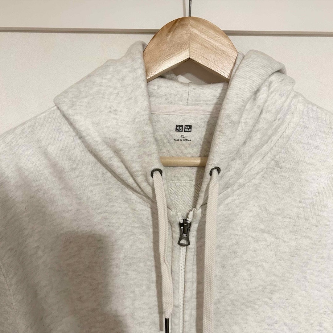 UNIQLO(ユニクロ)の【ユニクロ】スウェットフルジップパーカ ライトグレー XL メンズのトップス(パーカー)の商品写真