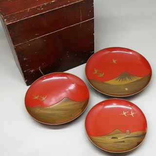 時代漆器 富士 蒔絵 三つ組盃 金彩 三つ盃 富士山 赤富士飛鶴 盃　木箱付き(漆芸)