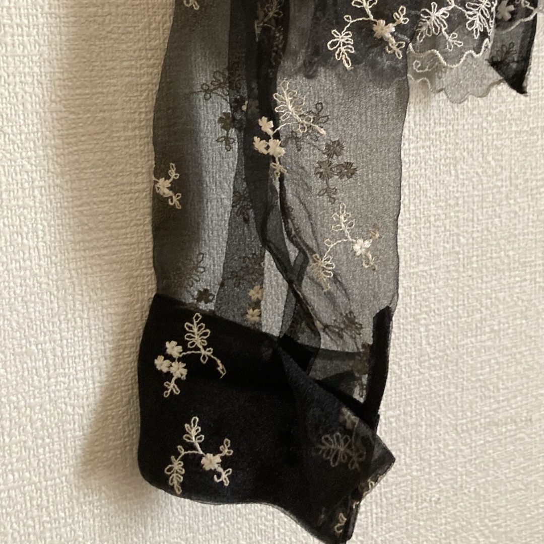 総レース　ブラウス　花柄　黒 レディースのトップス(シャツ/ブラウス(長袖/七分))の商品写真