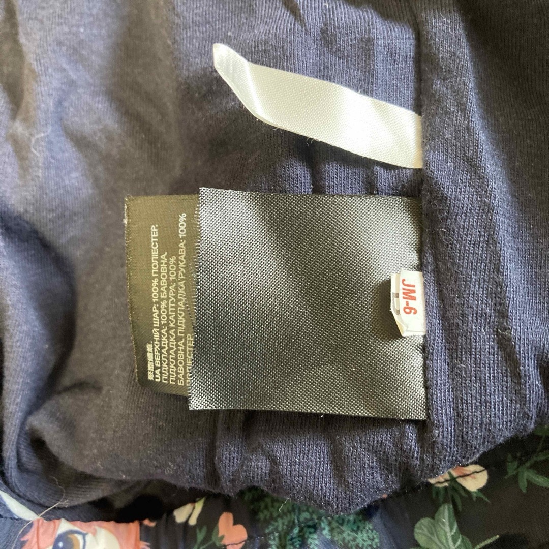 H&M(エイチアンドエム)の【中古】H&Mウィンドブレーカー　100 キッズ/ベビー/マタニティのキッズ服女の子用(90cm~)(ジャケット/上着)の商品写真