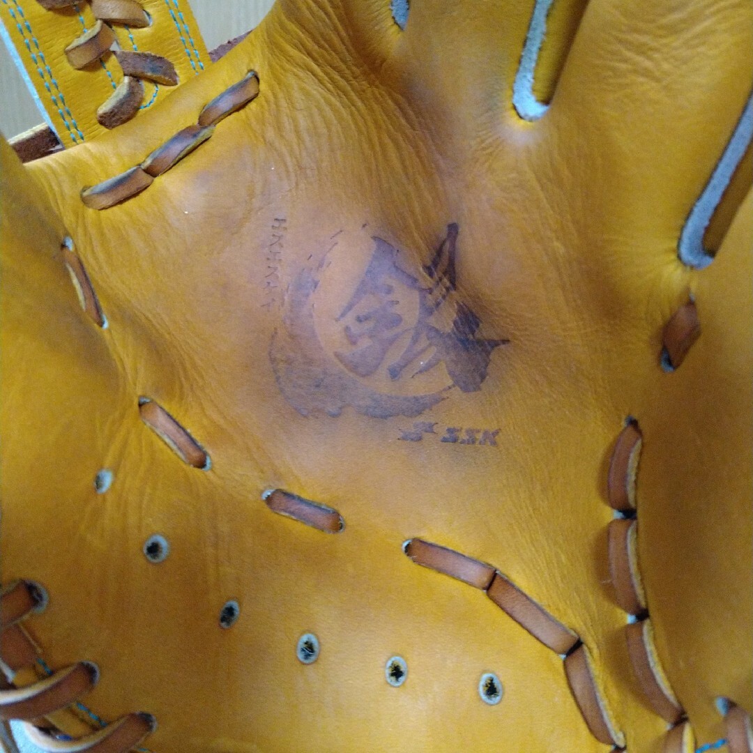 SSK(エスエスケイ)のSSK　海外硬式　銀シリーズ　一般硬式用グローブ　オールラウンド スポーツ/アウトドアの野球(グローブ)の商品写真