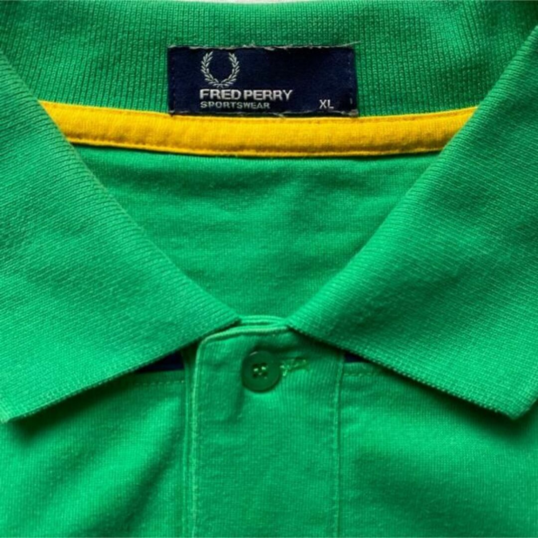 FRED PERRY(フレッドペリー)のフレッドペリー　ポロシャツ　ワンポイントロゴ　半袖シャツ　ボーダー　XLサイズ メンズのトップス(ポロシャツ)の商品写真