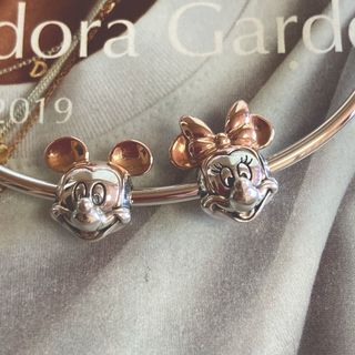 ディズニー(Disney)のパンドラ　PANDORA ESSENCEディズニーミッキ&ミニーチャームセット(チャーム)