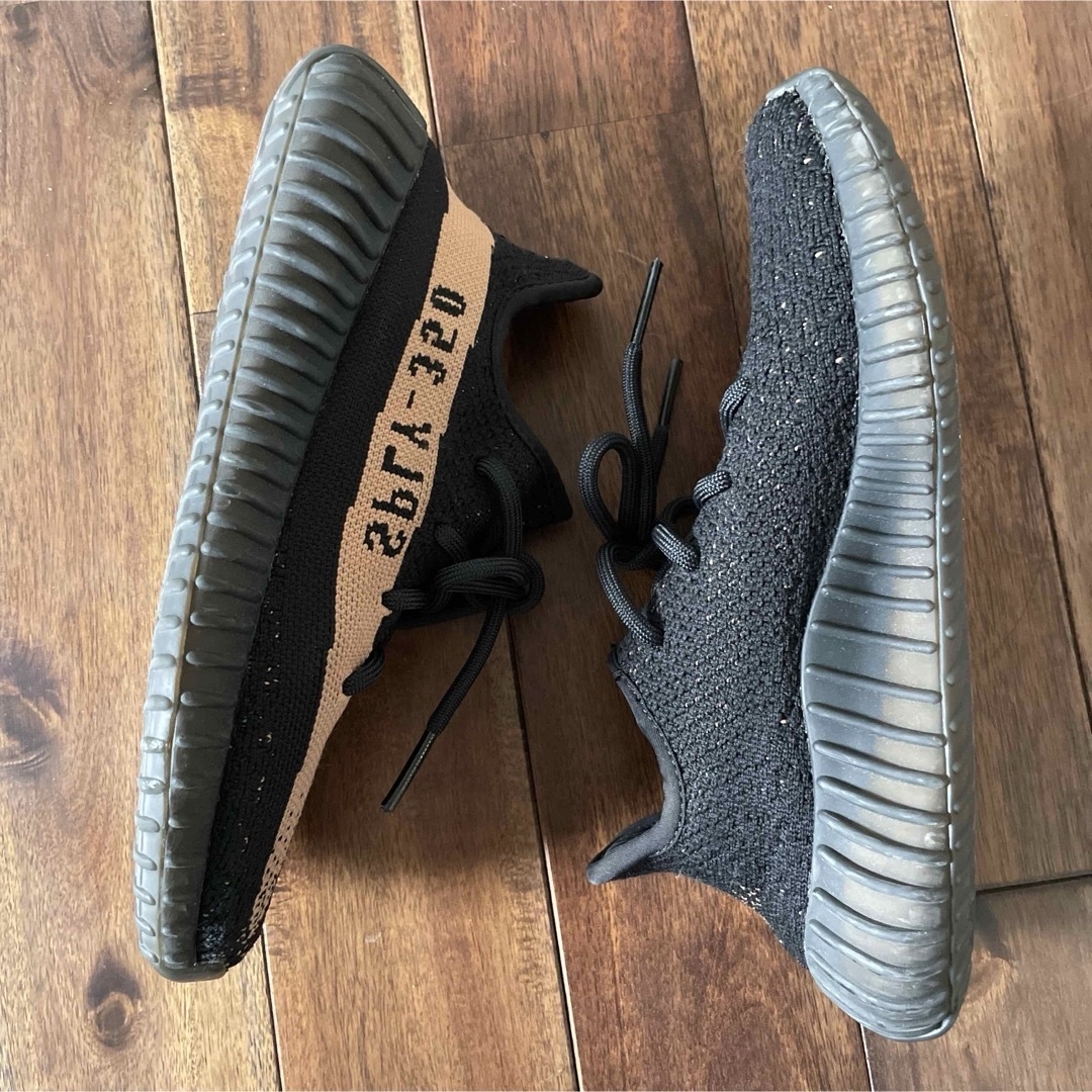 adidas(アディダス)のYEEZY BOOST 350 V2 22.5 イージーブースト レディースの靴/シューズ(スニーカー)の商品写真