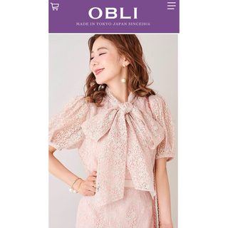 オブリ(OBLI)のOBLI レースボウタイブラウス（2023SS新品未使用）(シャツ/ブラウス(半袖/袖なし))