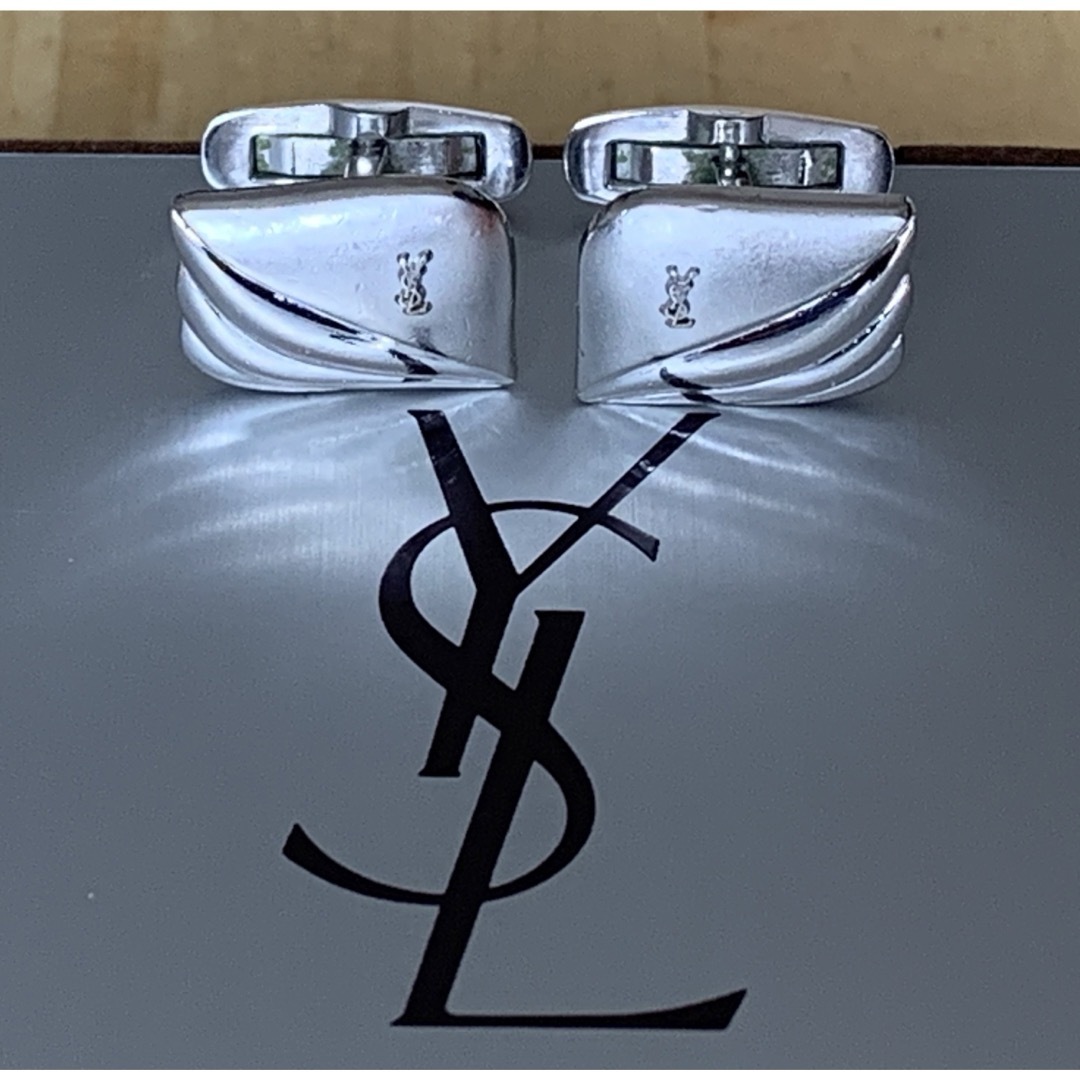 Yves Saint Laurent(イヴサンローラン)のYves Saint Laurent カフリンクス※付属品無し メンズのファッション小物(カフリンクス)の商品写真