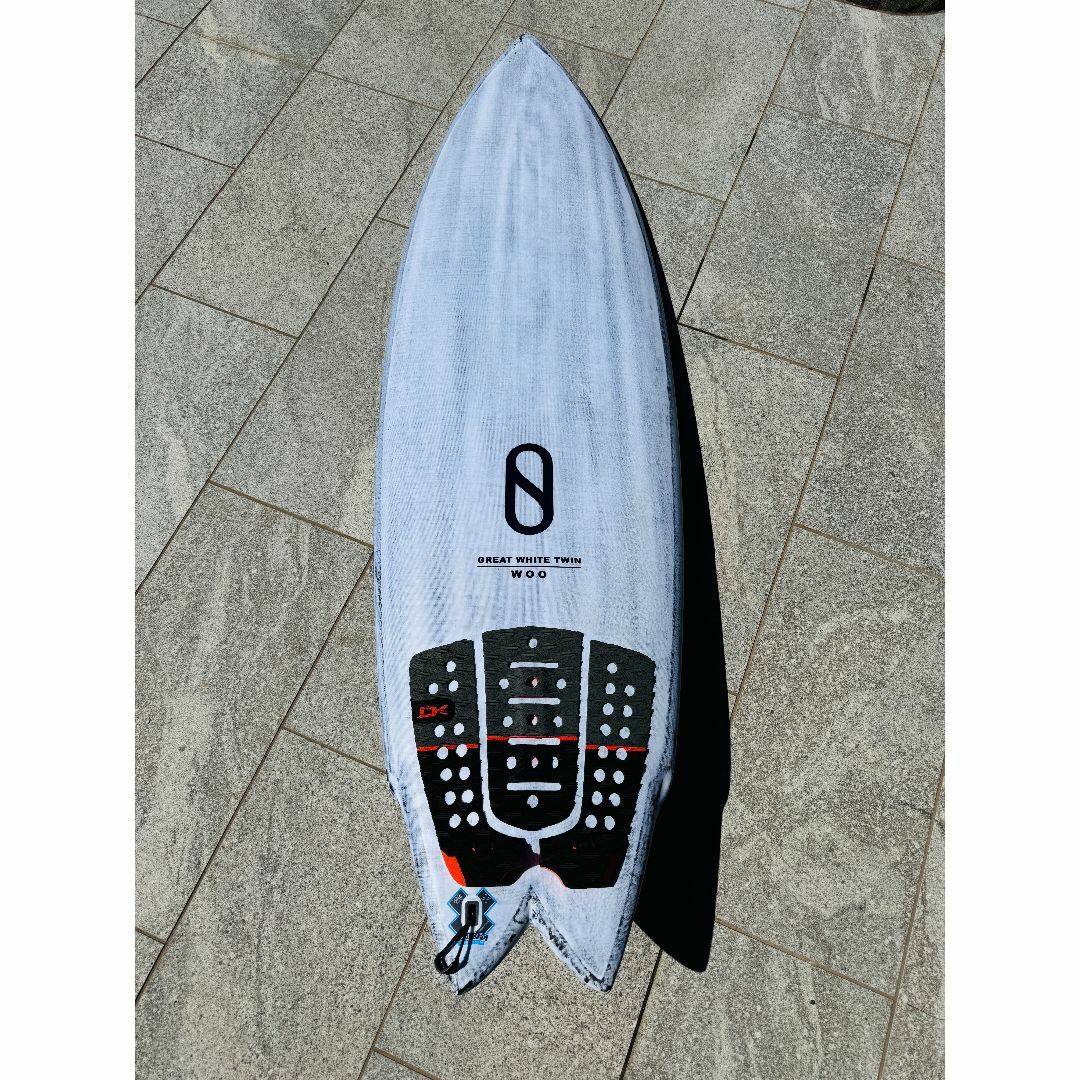 【新品同様】FIREWIRE Great White Twin 5’8 スポーツ/アウトドアのスポーツ/アウトドア その他(サーフィン)の商品写真