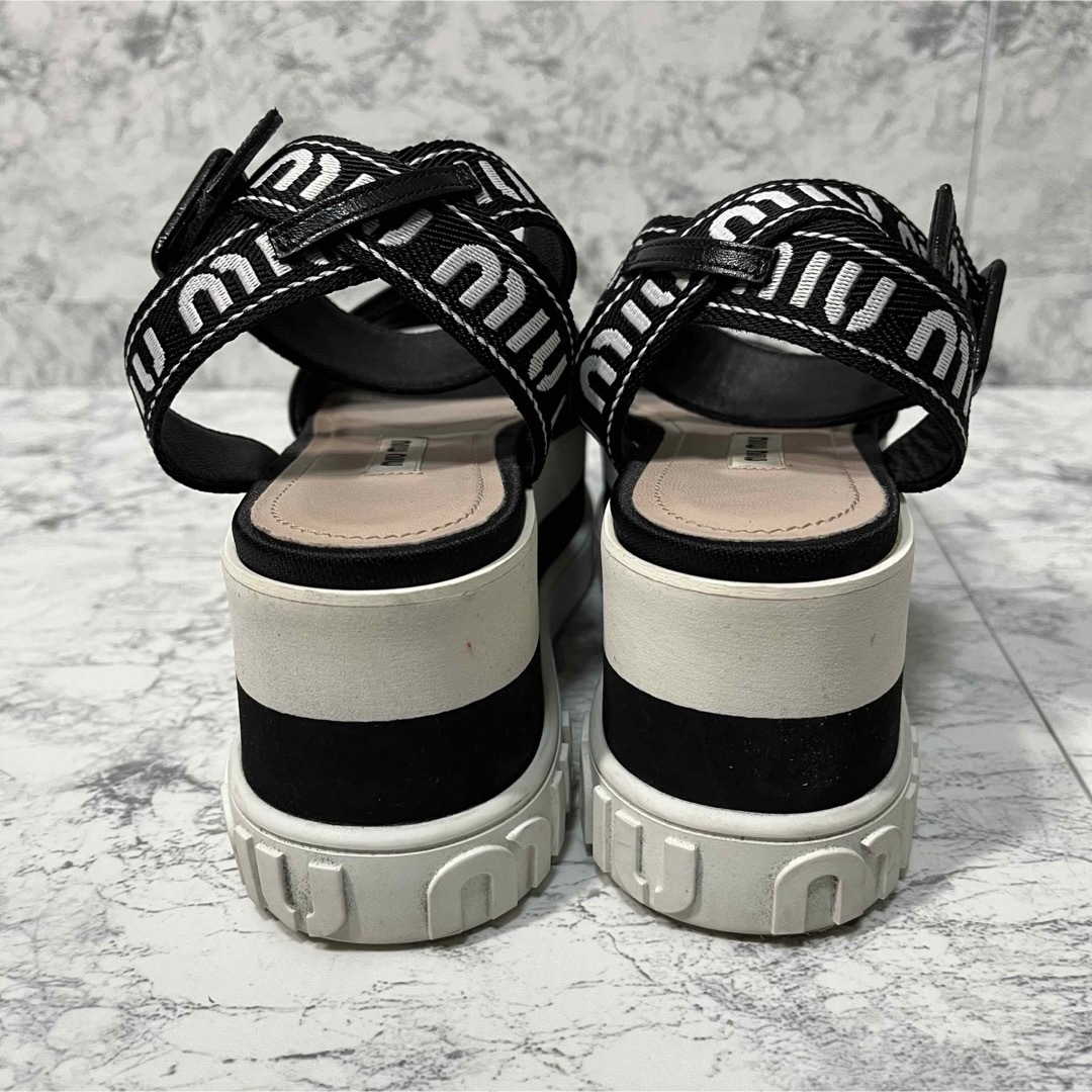 miumiu(ミュウミュウ)の✨極美品✨miumiu アンクルストラップサンダル プラットフォーム 黒 35 レディースの靴/シューズ(サンダル)の商品写真
