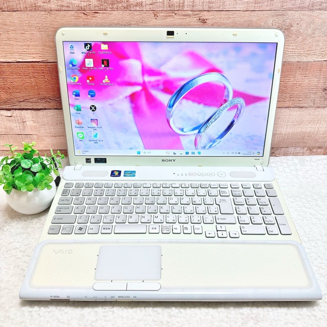 VAIO(バイオ)のi5❣️VAIO✨大容量750GB‼️カメラ付✨白ノートパソコン✨初心者向け☘️ スマホ/家電/カメラのPC/タブレット(ノートPC)の商品写真