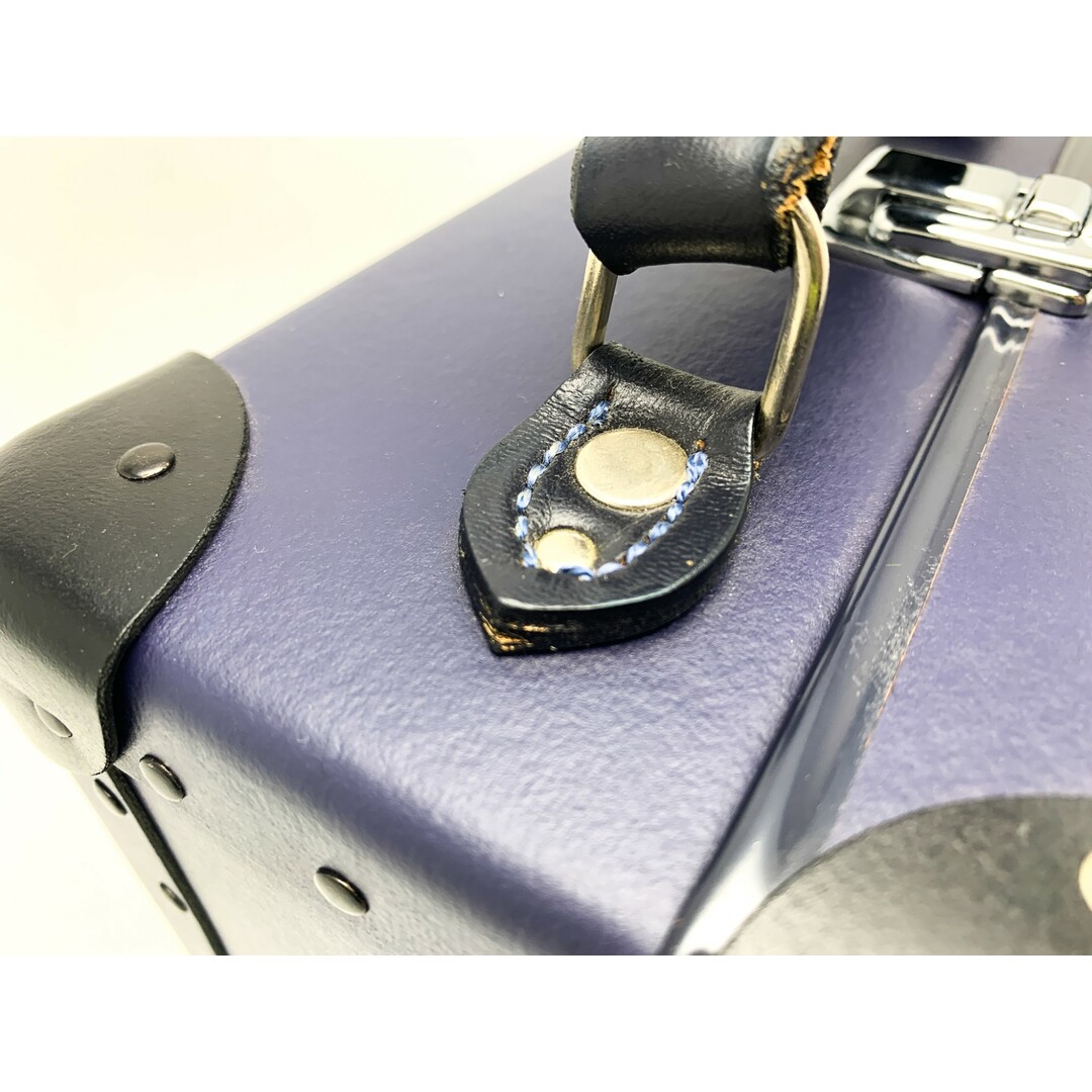 GLOBE-TROTTER(グローブトロッター)のGLOBE TROTTER グローブトロッター ネイビー 9インチMINI UTILITY CASE ミニユーティリティケース スーツケース風 トランク風 ハンドバッグ 鞄 カバン メンズのバッグ(トートバッグ)の商品写真