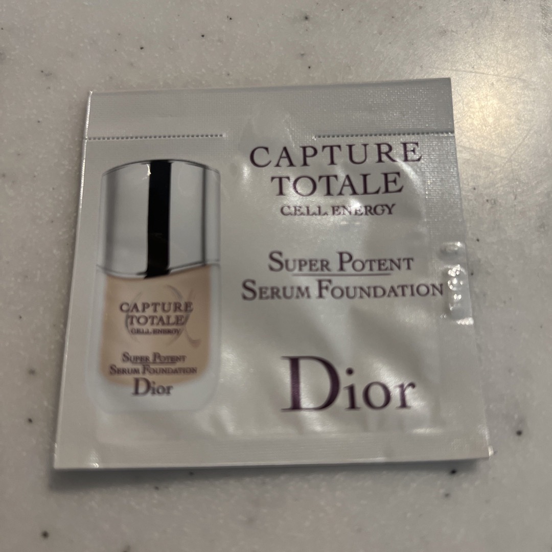 Dior(ディオール)のカプチュールトータルセル　1N ニュートラル コスメ/美容のベースメイク/化粧品(ファンデーション)の商品写真
