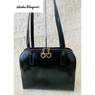 サルヴァトーレフェラガモ(Salvatore Ferragamo)の【Salvatore Ferragamo】ガンチーニ レザーショルダーバッグ(ショルダーバッグ)