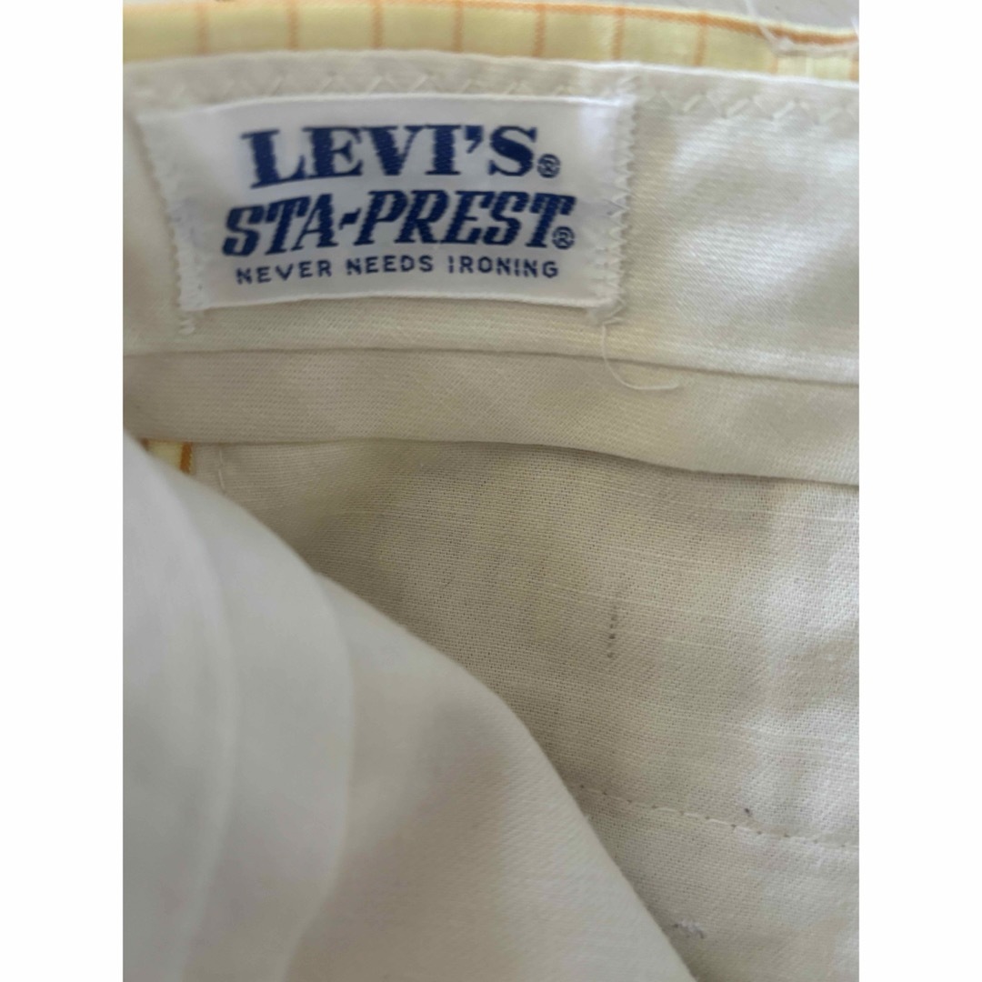 Levi's(リーバイス)のリーバイスR　ハーフパンツ　メンズ　Sサイズ　男女兼用　チェック柄　イエロー メンズのパンツ(ショートパンツ)の商品写真