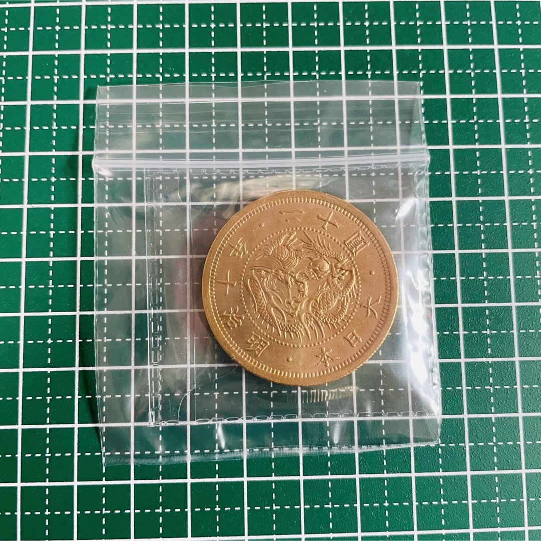 旧20圓金貨 明治10年　レプリカコイン　旧20円 エンタメ/ホビーの美術品/アンティーク(貨幣)の商品写真