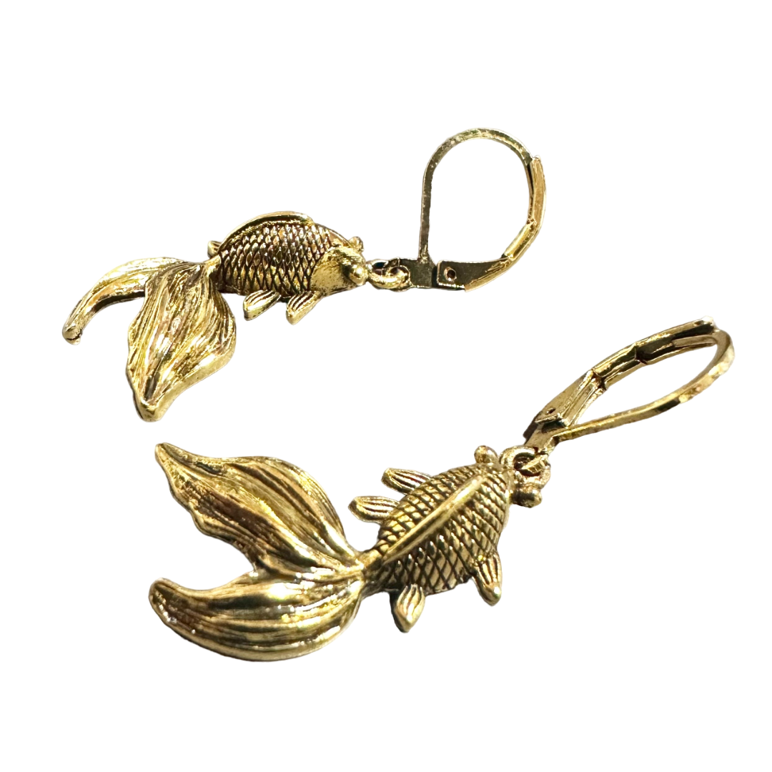 金魚 ピアス レディース 和風 レトロ 祭 ゴールド 魚 着物　浴衣 ナチュラル レディースのアクセサリー(ピアス)の商品写真