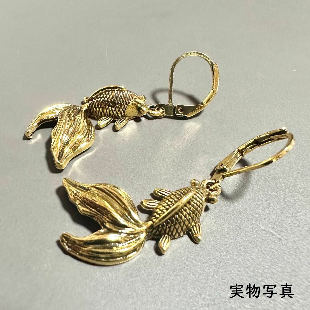 金魚 ピアス レディース 和風 レトロ 祭 ゴールド 魚 着物　浴衣 ナチュラル レディースのアクセサリー(ピアス)の商品写真