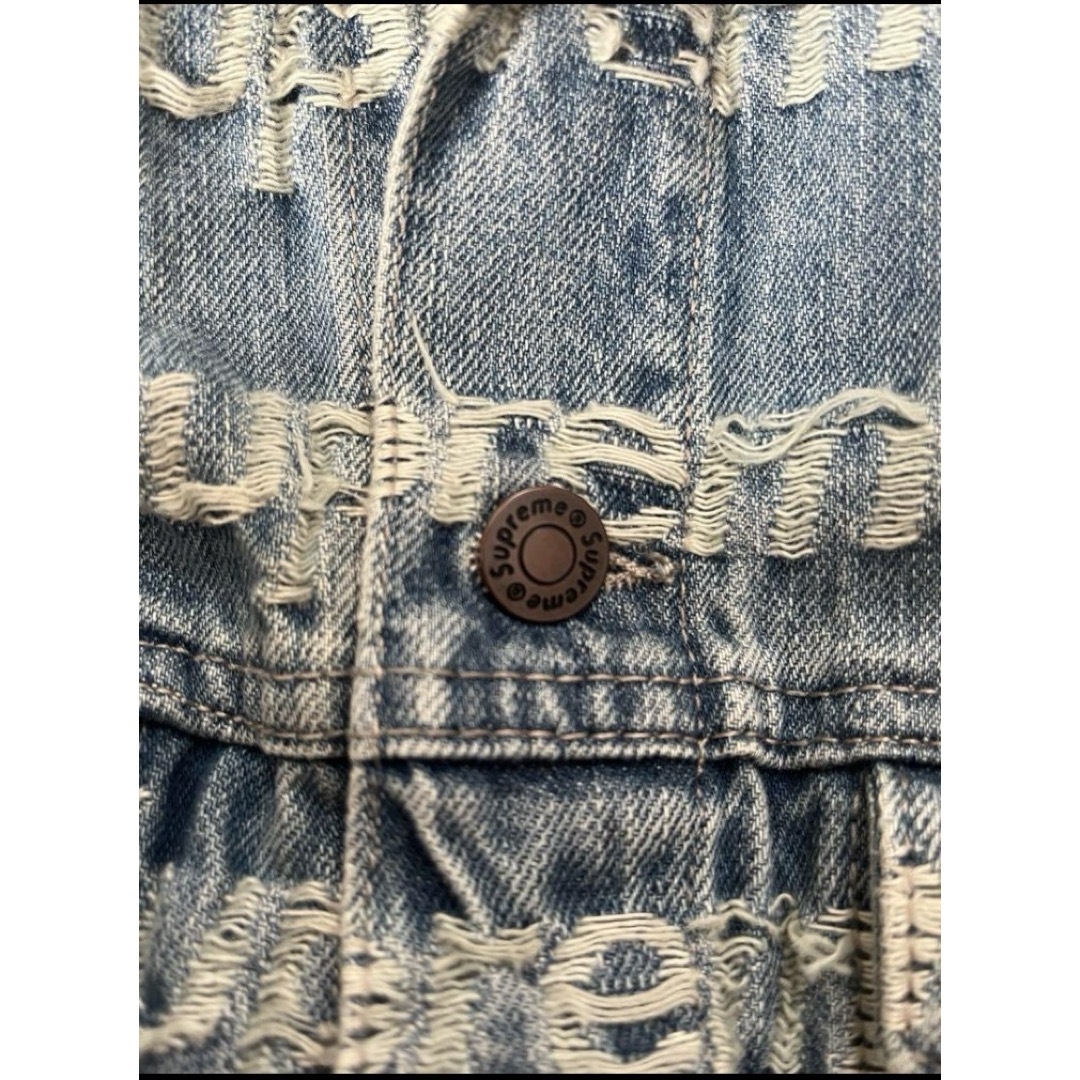 Supreme(シュプリーム)のSupreme Frayed Logos Denim TruckerJacket メンズのジャケット/アウター(Gジャン/デニムジャケット)の商品写真