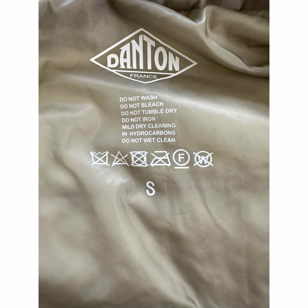 DANTON(ダントン)のダントン  新品　ミドルダウンジップスタンドカラーベスト　S レディースのジャケット/アウター(ダウンベスト)の商品写真