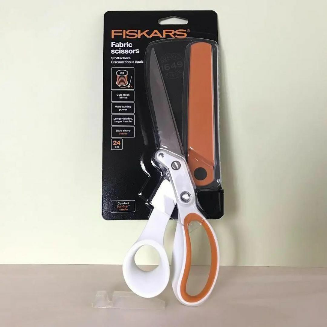 Fiskars ファブリック はさみ 24cm インテリア/住まい/日用品の文房具(はさみ/カッター)の商品写真