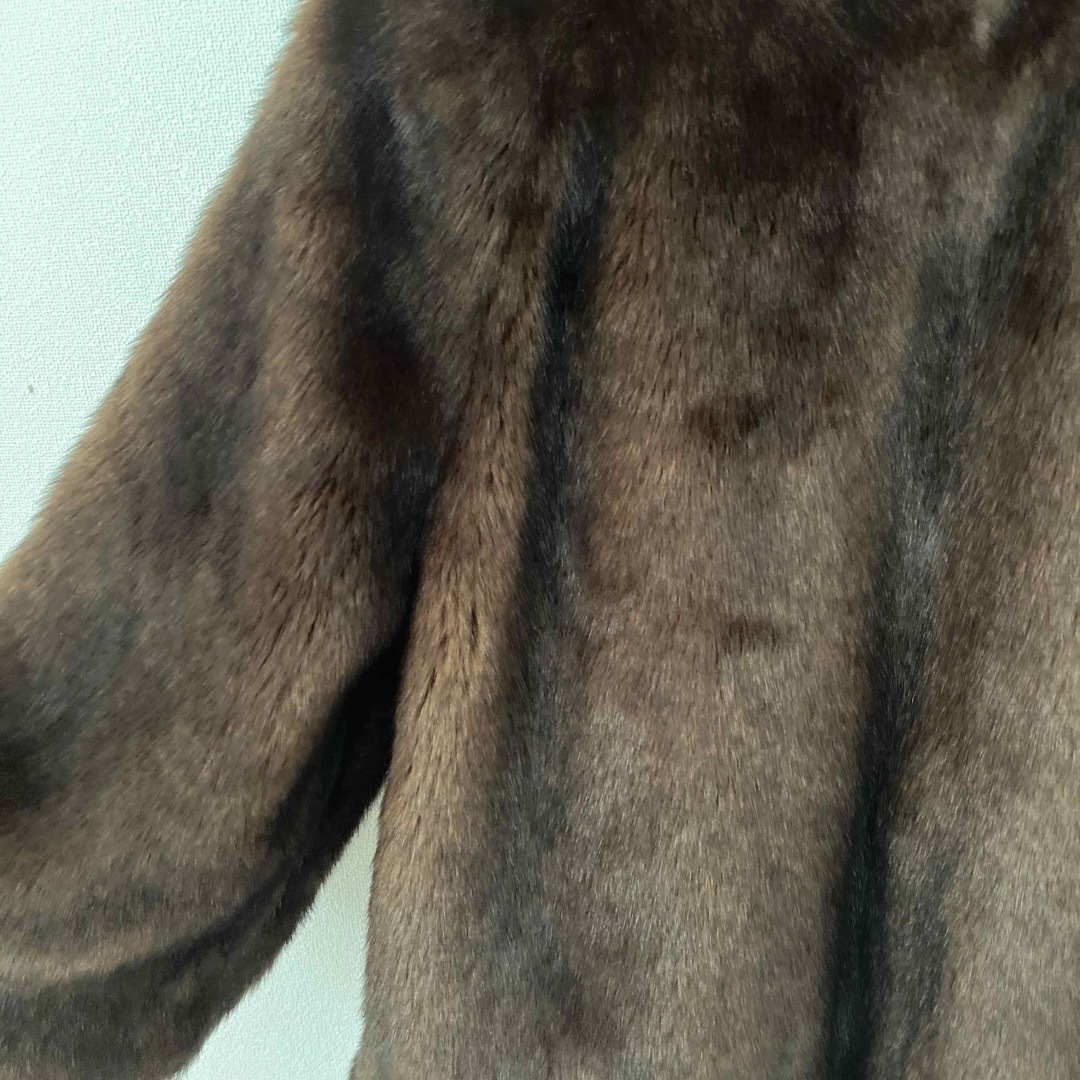 31 Sons de mode(トランテアンソンドゥモード)のファーコート トランテアンソンドゥモード レディースのジャケット/アウター(毛皮/ファーコート)の商品写真