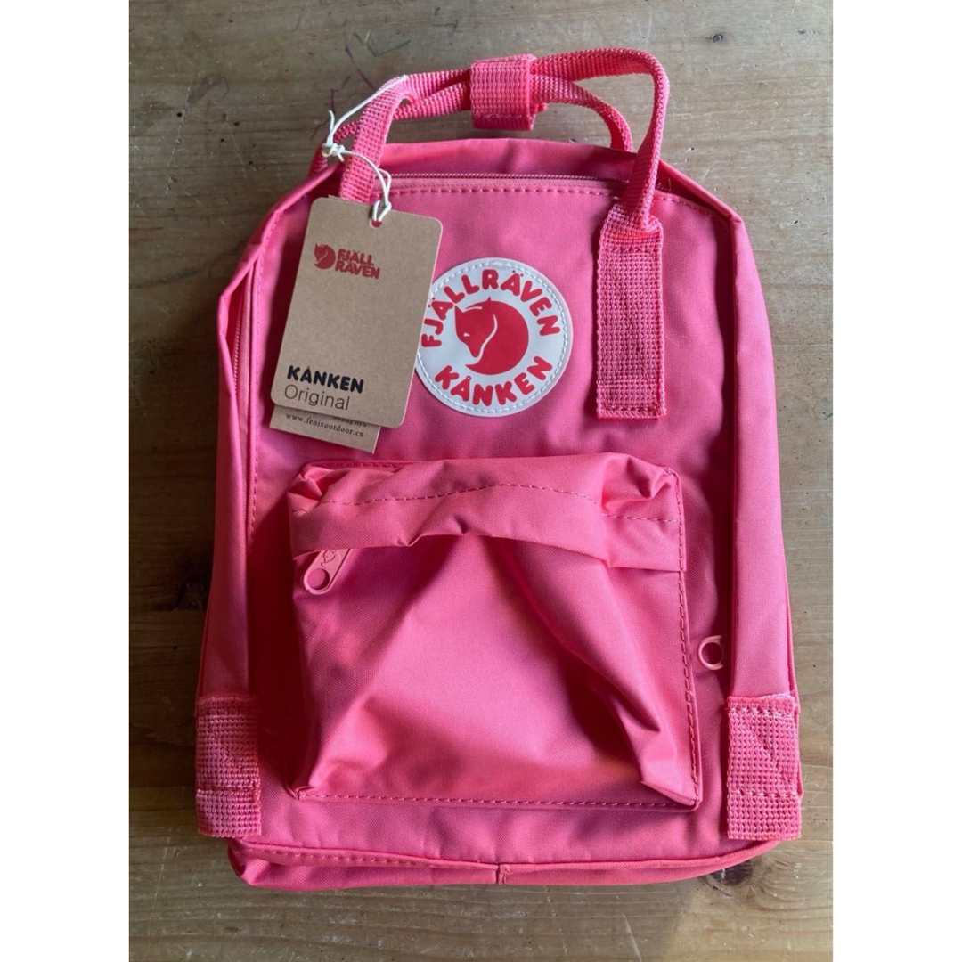 FJALLRAVEN KANKEN(フェールラーベンカンケン)の【新品】フェールラーベン KANKEN Mini 7L / Peach pink キッズ/ベビー/マタニティのこども用バッグ(リュックサック)の商品写真