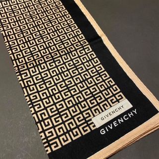 ジバンシィ(GIVENCHY)のジバンシィ  ハンカチ  スカーフ      デザイン＆カラー　カッコいい4G(ハンカチ)