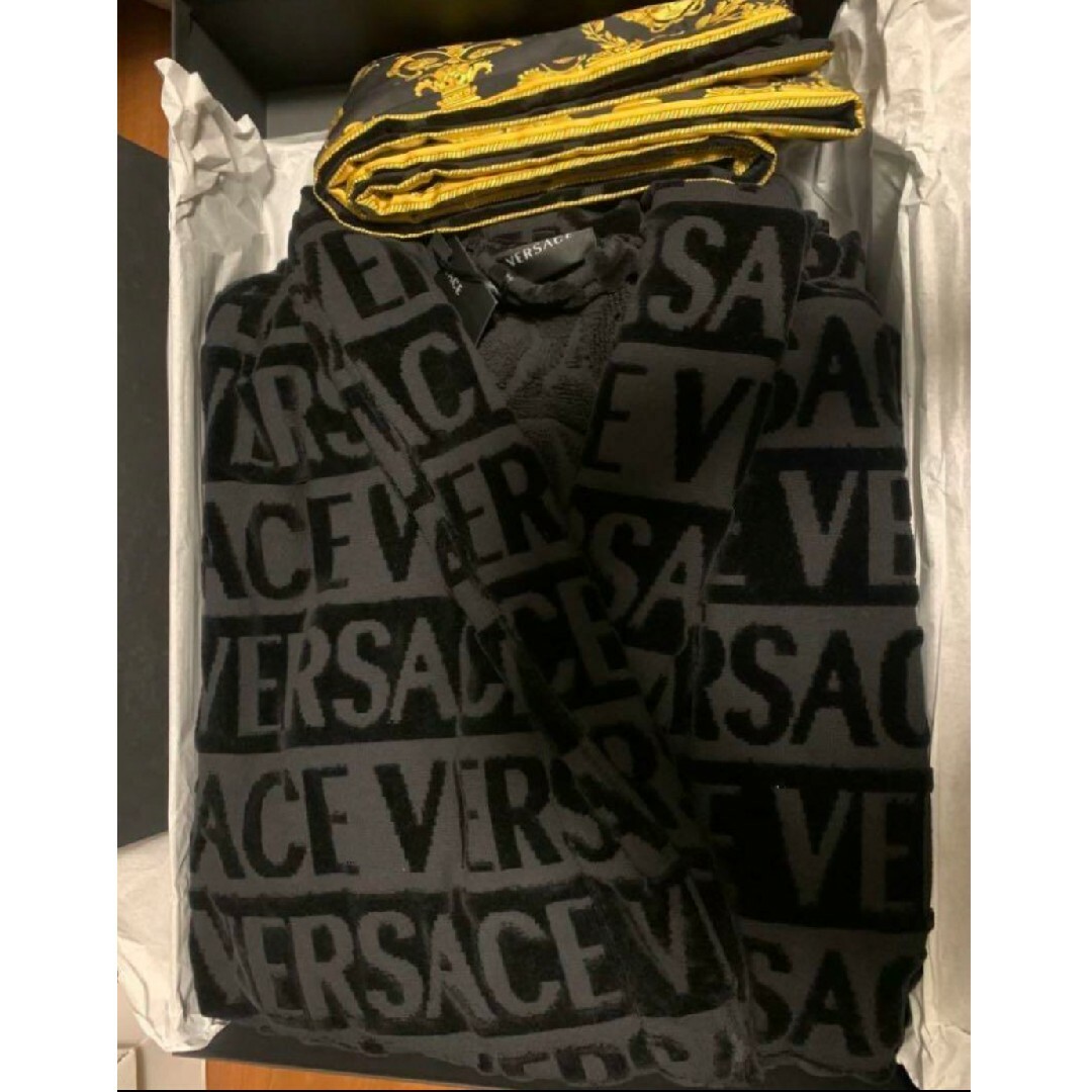 VERSACE(ヴェルサーチ)のVERSACE BAROQUE バロッコ プリント コットンバスローブ　L メンズのメンズ その他(その他)の商品写真