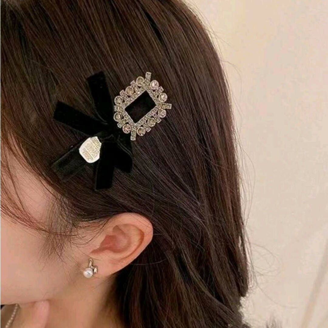 アンティーク調 ラインストーン＆ベロアリボン ヘアクリップ2個セット ブラック レディースのヘアアクセサリー(バレッタ/ヘアクリップ)の商品写真