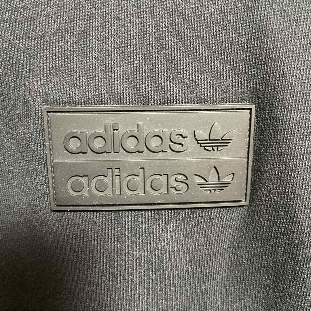 Originals（adidas）(オリジナルス)のアディダス　アディダスオリジナルス　スウェットシャツ　黒　ブラック　 レディースのトップス(トレーナー/スウェット)の商品写真