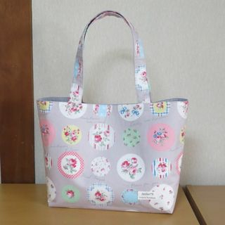 ハンドメイド★トートバッグ★A4★サークル花柄（グレー）(バッグ)