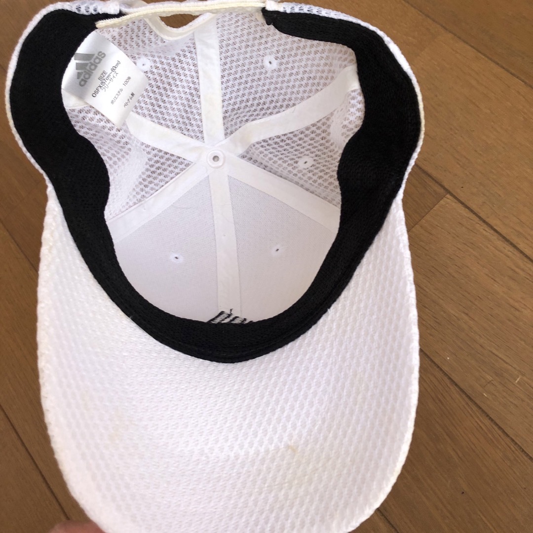 adidas(アディダス)のキャップ　adidas  アディダス　白　ホワイト　古着　ゴルフ　テニス メンズの帽子(キャップ)の商品写真