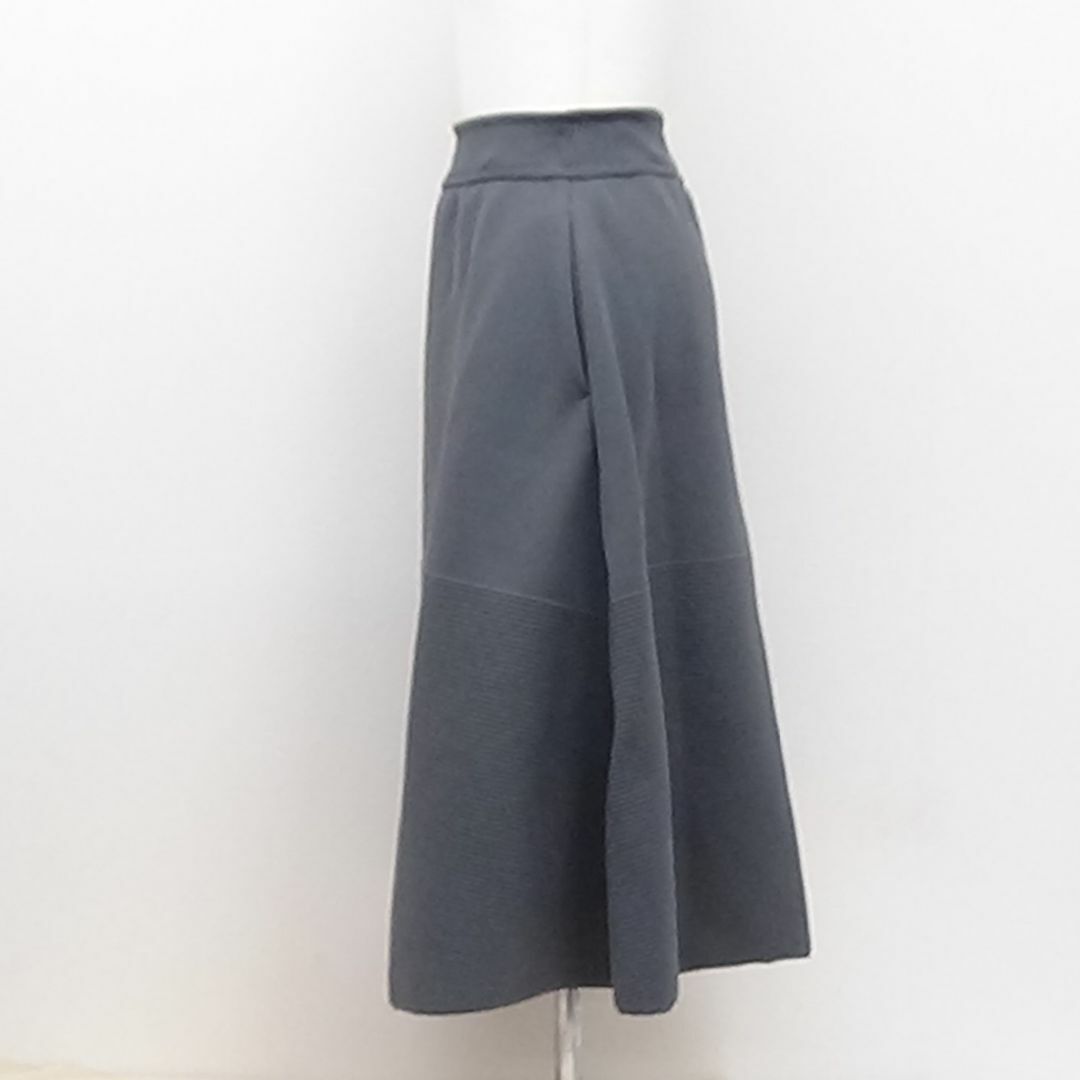 ISSEY MIYAKE(イッセイミヤケ)のCFCL　の　MILAN RIB SKIRT 1　タグ付き未使用品です。  レディースのスカート(ひざ丈スカート)の商品写真