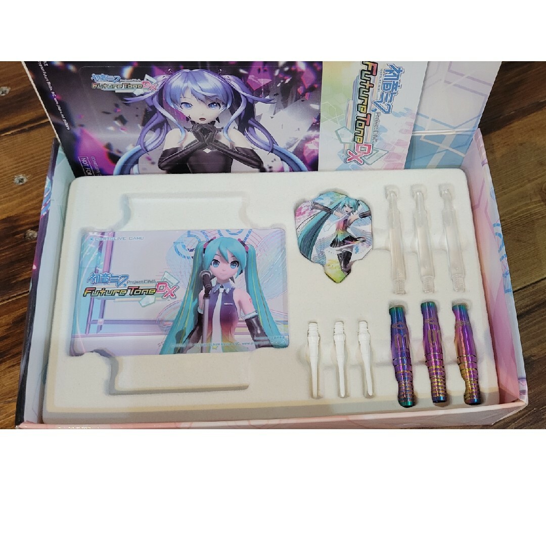 新品未使用未登録　初音ミク　ダーツ　バレル、DARTSLIVEカード未使用 エンタメ/ホビーのテーブルゲーム/ホビー(ダーツ)の商品写真