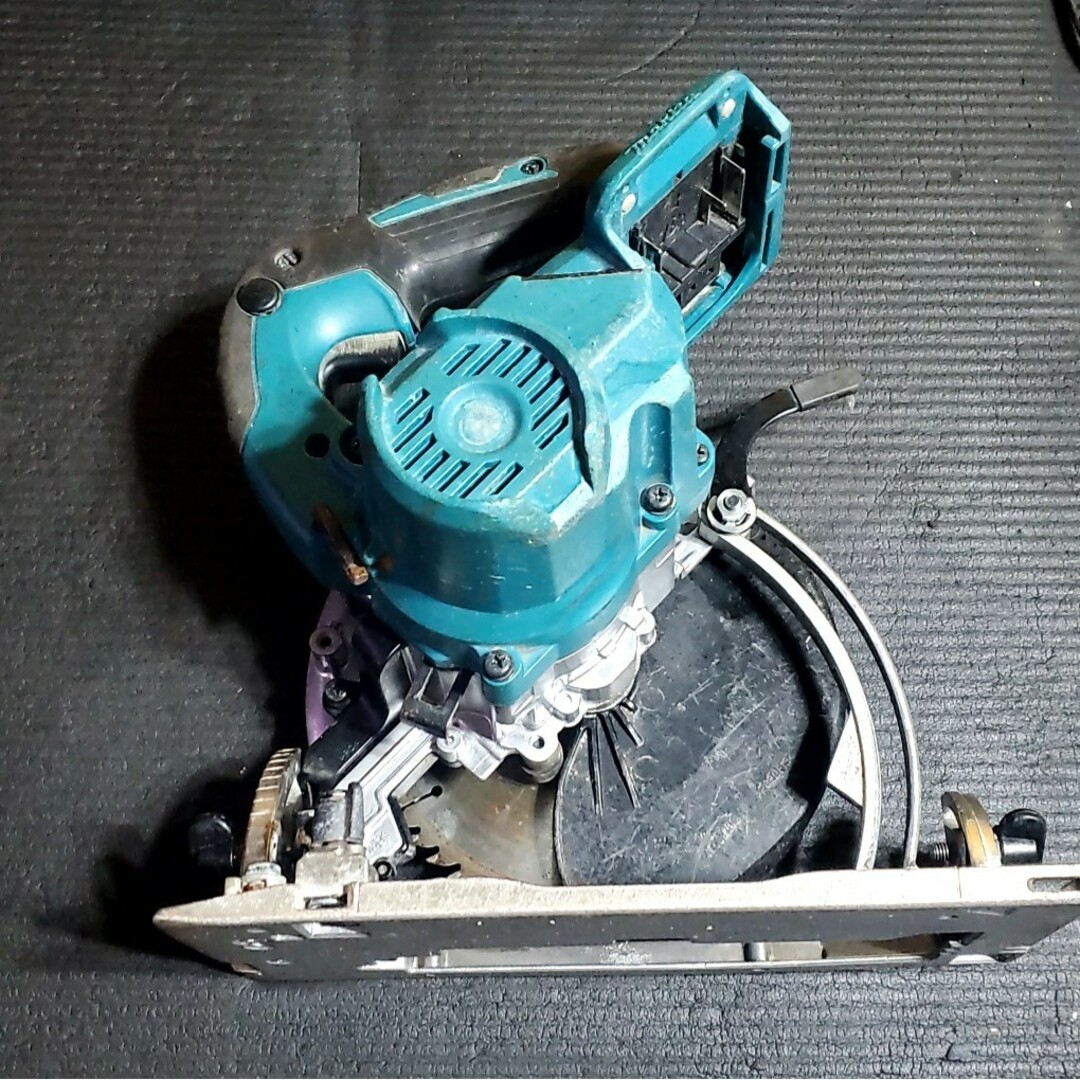 Makita(マキタ)のマキタ18v充電式マルノコ 165ミリ スポーツ/アウトドアの自転車(工具/メンテナンス)の商品写真