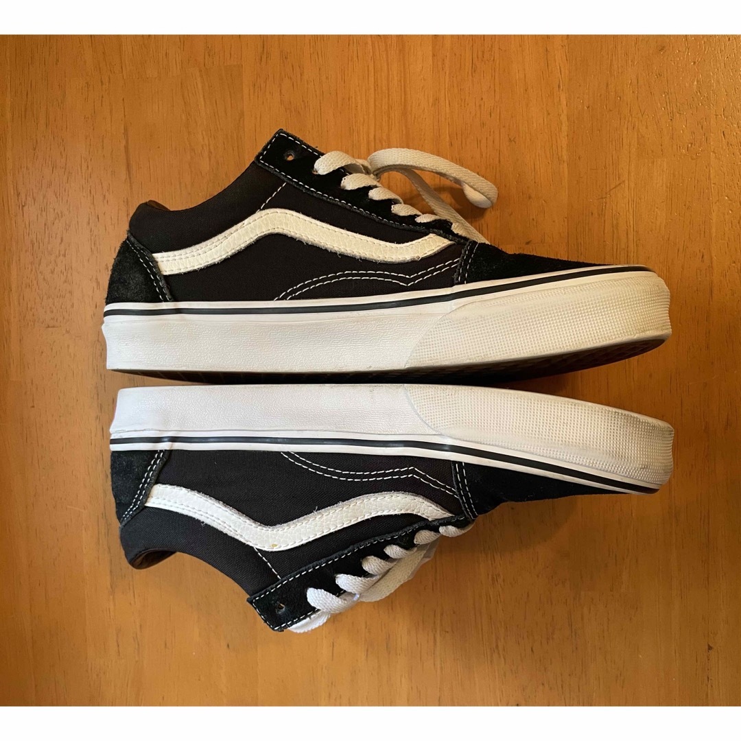 VANS(ヴァンズ)の美品　VANS  スニーカー  BK  24㎝ レディースの靴/シューズ(スニーカー)の商品写真