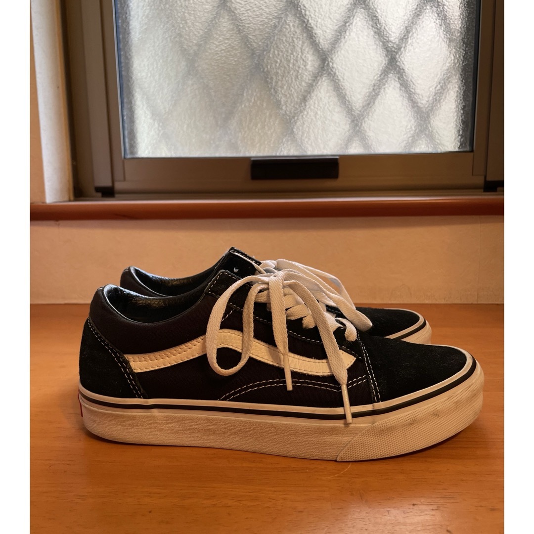 VANS(ヴァンズ)の美品　VANS  スニーカー  BK  24㎝ レディースの靴/シューズ(スニーカー)の商品写真