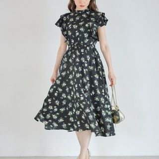 トッコクローゼット(TOCCO closet)のトッコクローゼット tocco closet フラワーワンピース ブラック 黒(ひざ丈ワンピース)