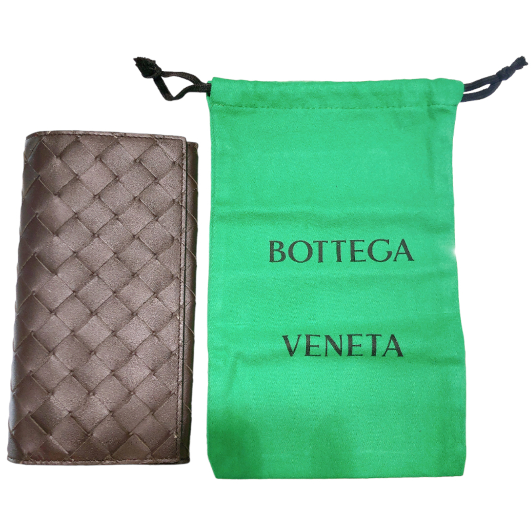 Bottega Veneta(ボッテガヴェネタ)の　ボッテガ・ヴェネタ BOTTEGA VENETA イントレチャートコンチネンタルウォレット 591365 ブラウン×レッド ユニセックス 長財布 レディースのファッション小物(財布)の商品写真