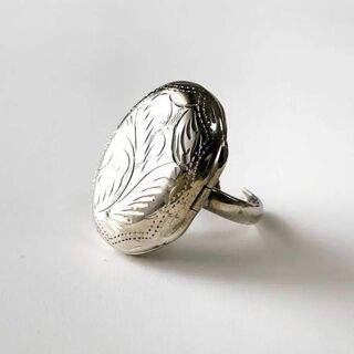 ヴィンテージ(VINTAGE)のシルバー ピルケース アンティーク ブロカント　リング　銀製　925 刻印　指輪(リング(指輪))