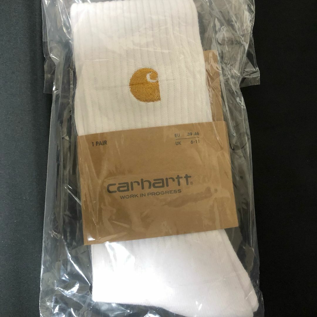 carhartt(カーハート)のcarhartt カーハート　ソックス 靴下　新品未使用品2足セット　白　緑 メンズのレッグウェア(ソックス)の商品写真