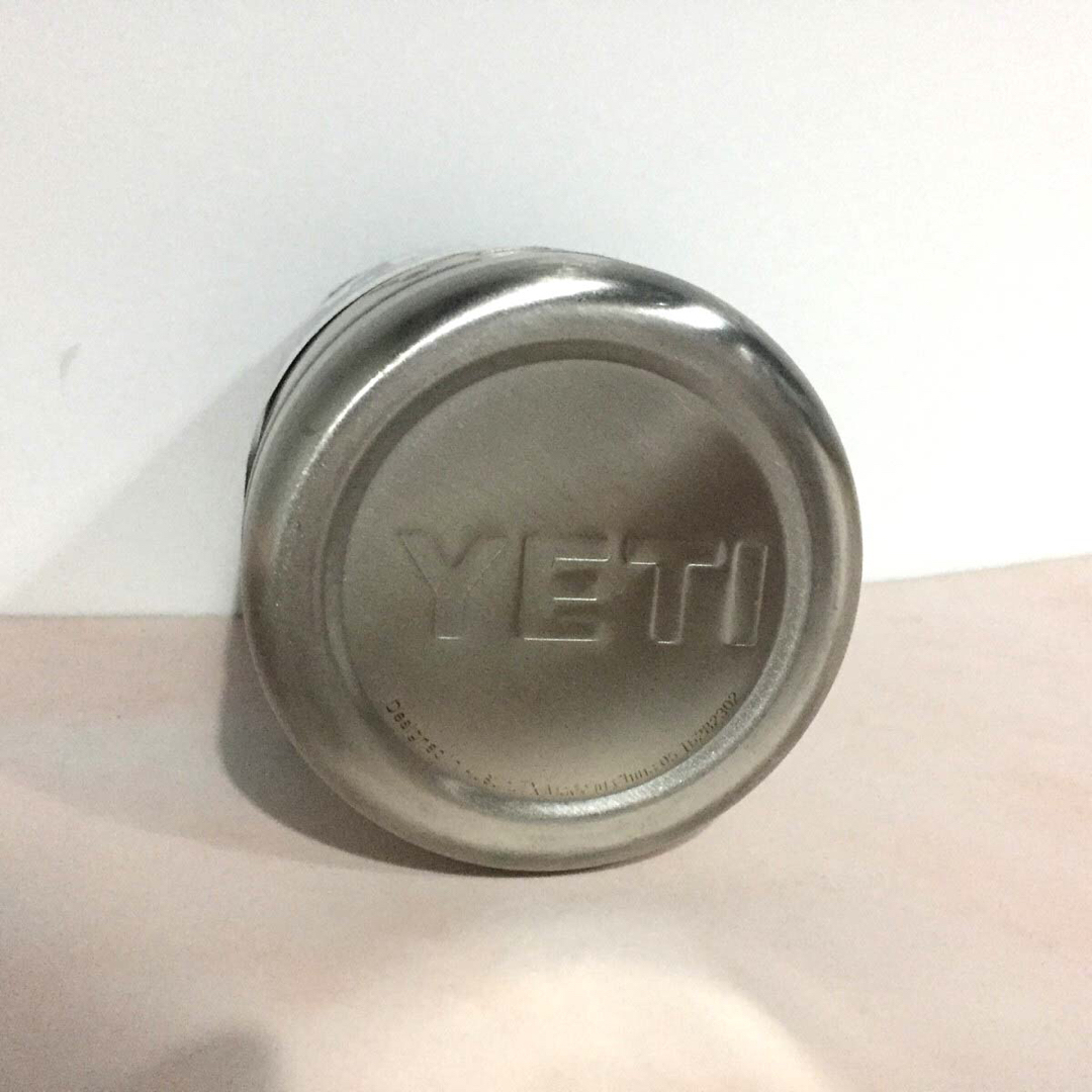 YETI(イエティ)のYETI イエティ 12オンス ランブラー コルスター 缶ホルダー シルバー スポーツ/アウトドアのアウトドア(食器)の商品写真
