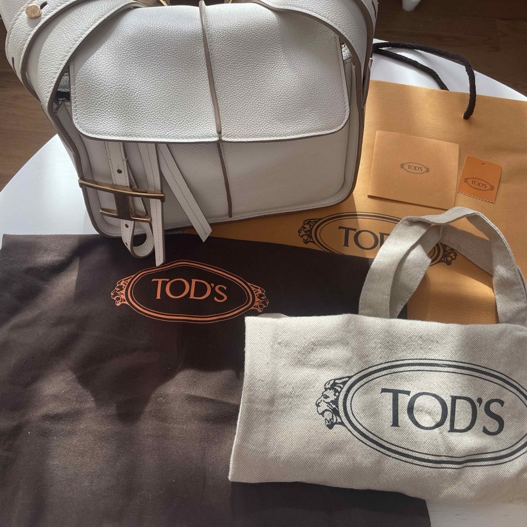 TOD'S - TOD'S トッズ Tタイムレスレザーバッグ ミニ ホワイトの TOD'S - TOD'S トッズ Tタイムレスレザーバッグ ミニ ホワイトの