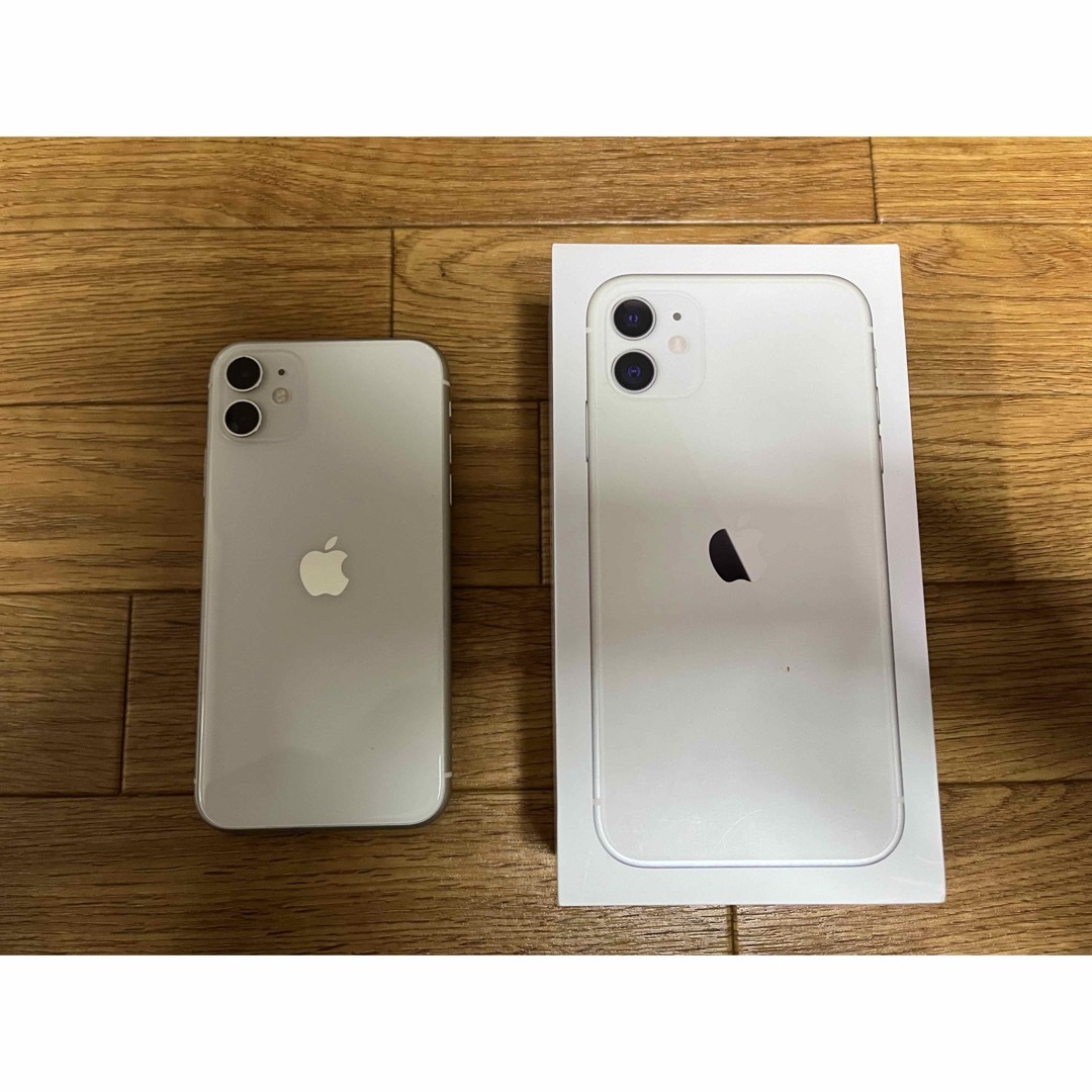 iPhone(アイフォーン)のiPhone11★SIMフリー★ホワイト★64GB★箱付き★イヤホン・充電器付 スマホ/家電/カメラのスマートフォン/携帯電話(スマートフォン本体)の商品写真