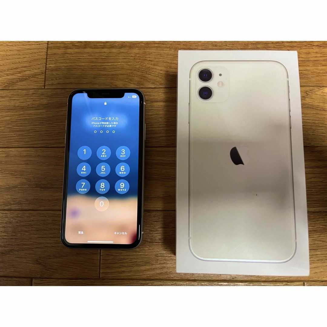 iPhone(アイフォーン)のiPhone11★SIMフリー★ホワイト★64GB★箱付き★イヤホン・充電器付 スマホ/家電/カメラのスマートフォン/携帯電話(スマートフォン本体)の商品写真