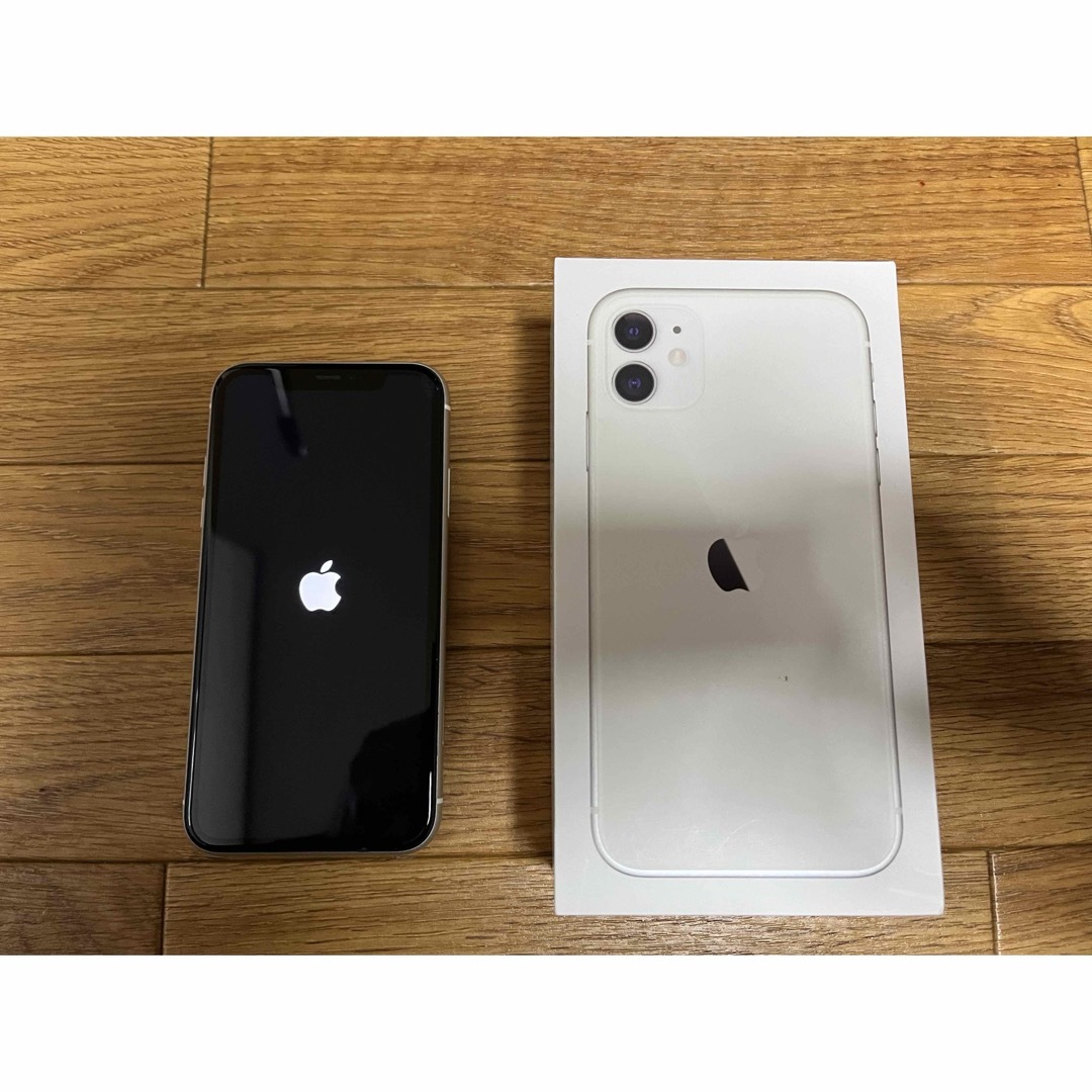 iPhone(アイフォーン)のiPhone11★SIMフリー★ホワイト★64GB★箱付き★イヤホン・充電器付 スマホ/家電/カメラのスマートフォン/携帯電話(スマートフォン本体)の商品写真