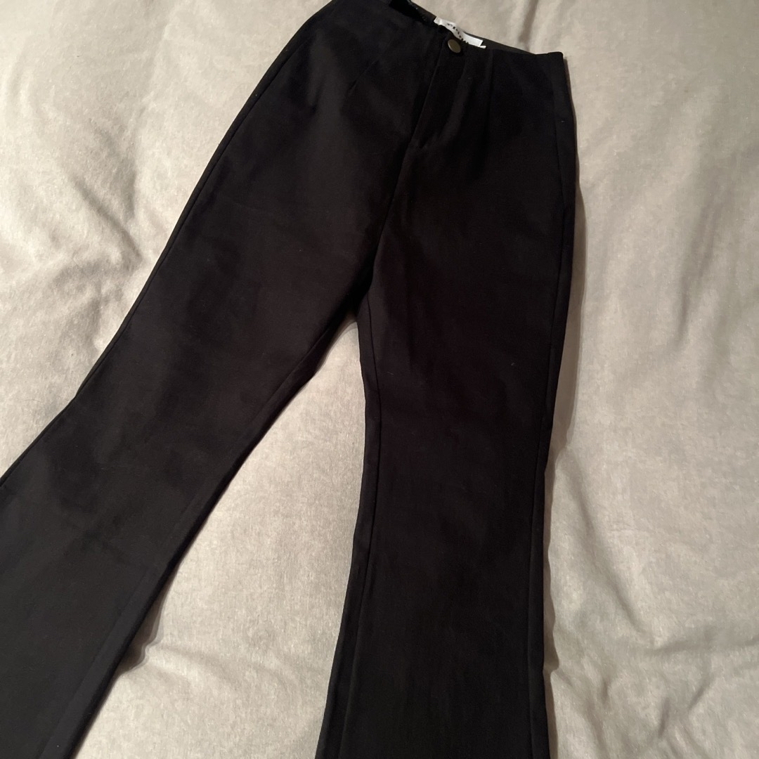 épine(エピヌ)のback slit pants black レディースのパンツ(カジュアルパンツ)の商品写真