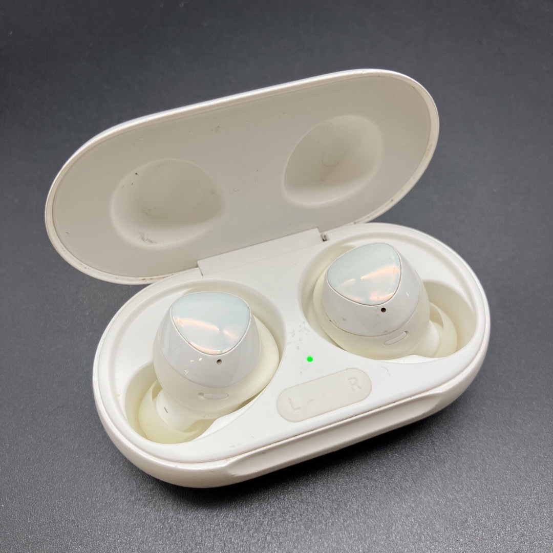 即決 Galaxy Buds+ SM-R175 ワイヤレスイヤホン スマホ/家電/カメラのオーディオ機器(ヘッドフォン/イヤフォン)の商品写真