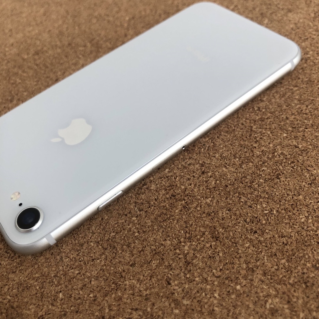 iPhone(アイフォーン)の9189【早い者勝ち】電池最良好☆iPhone8 64GB SIMフリー☆ スマホ/家電/カメラのスマートフォン/携帯電話(スマートフォン本体)の商品写真