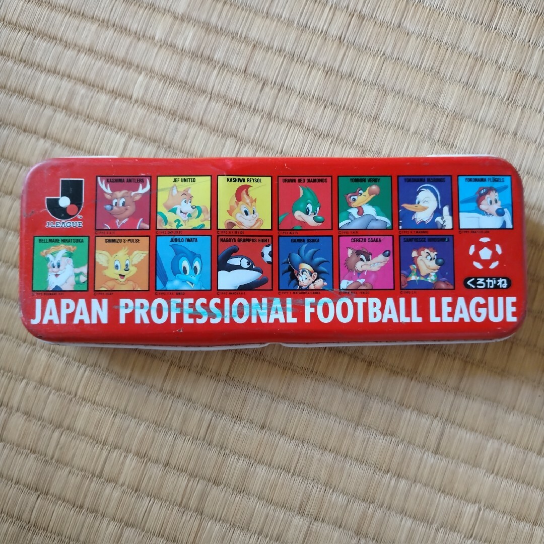 Ｊリーグ　缶ケース　筆箱 スポーツ/アウトドアのサッカー/フットサル(記念品/関連グッズ)の商品写真